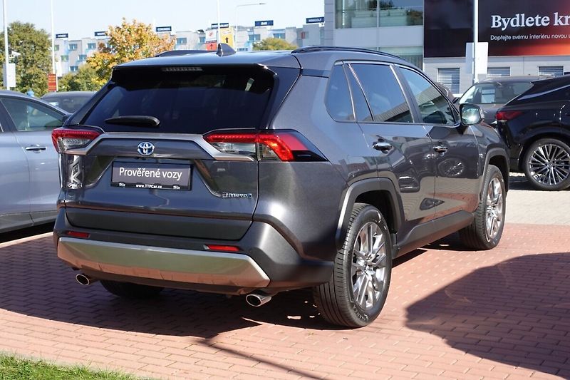 Toyota RAV4 2,5 HEV Executive FWD - fotka 4 z 35