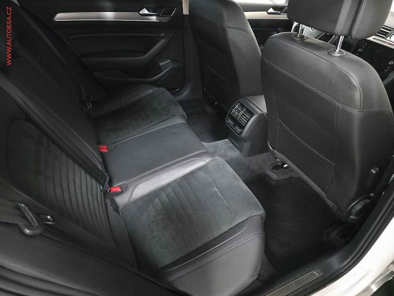 Volkswagen Passat (2018) 2.0TDi, ČR, DSG, navi, LED - fotka 12 z 21