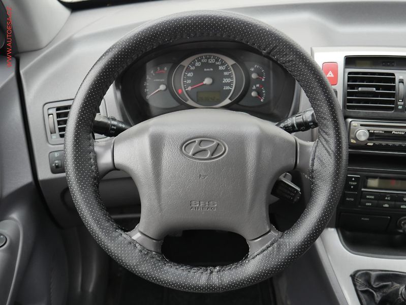 Hyundai Tucson (2005) 2.0CRDi 4x4, TZ, výhř.sed. - fotka 10 z 17