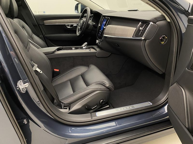 Volvo V90 CC B6 AWD BRIGHT PLUS AUT CZ - fotka 22 z 63