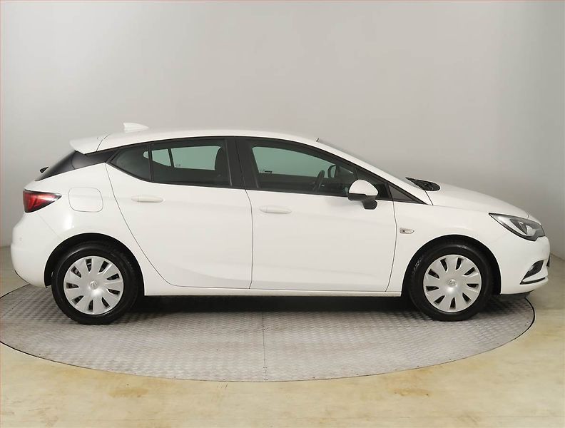 Opel Astra (2017) Enjoy 1.6 CDTI, Serv.kniha - fotka 6 z 15