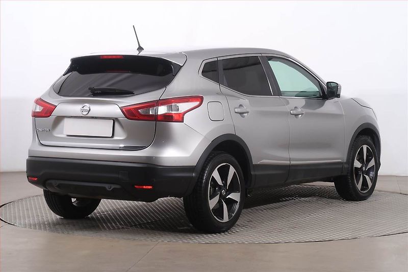 Nissan Qashqai (2016) 1.2 DIG-T, Serv.kniha, Navi - fotka 5 z 23