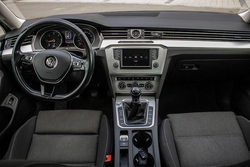 Volkswagen Passat - fotka 8 z 26