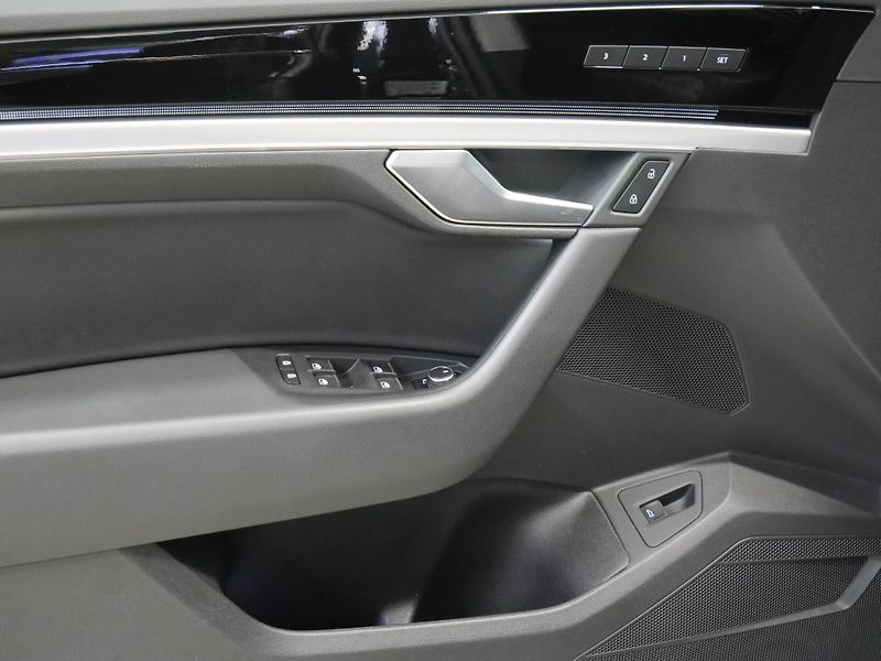 Volkswagen Touareg - fotka 12 z 30