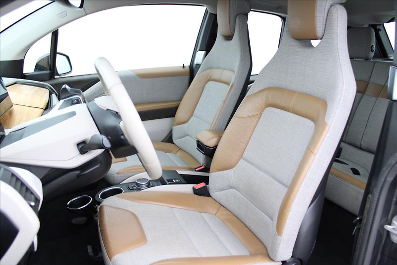 BMW i3 60aH 125kW NAVI LED ČR - fotka 10 z 25