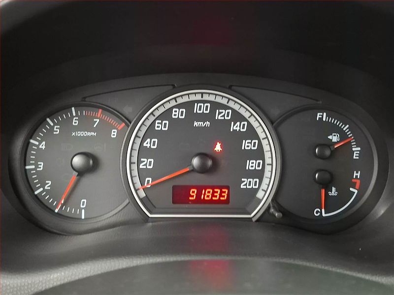 Suzuki Swift (2009) 1.3 - fotka 11 z 16