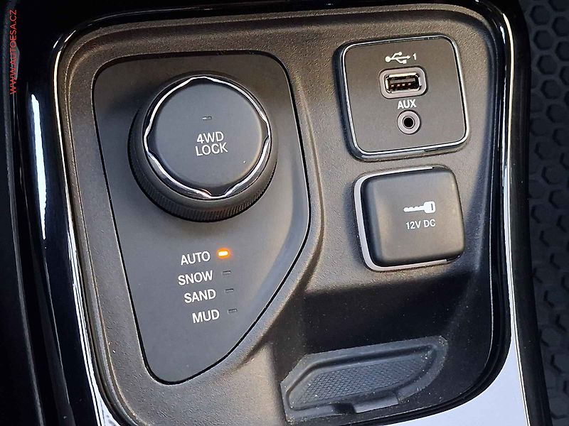 Jeep Compass (2019) 2.0 MJT 4X4, Limited - fotka 14 z 17
