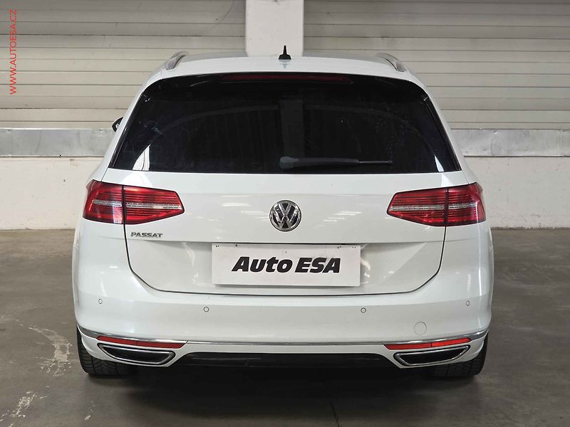 Volkswagen Passat (2018) 2.0TDi, ČR, DSG, navi, LED - fotka 5 z 21