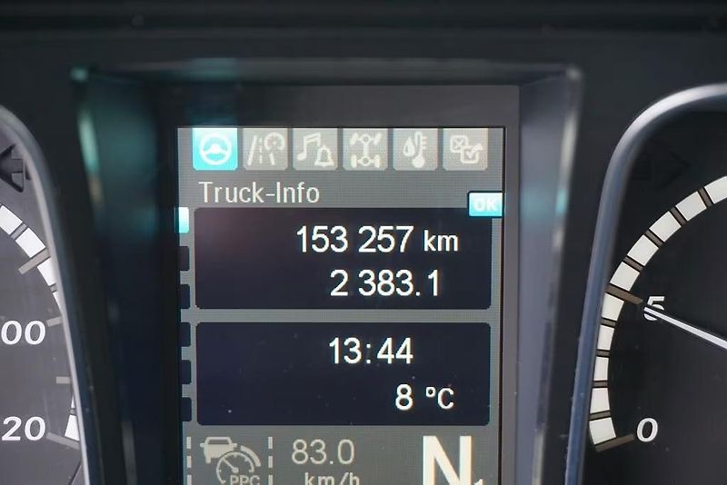 Mercedes-Benz Actros (2019) 2553 6x2 chlaďák + HČ EURO 6 - fotka 15 z 19