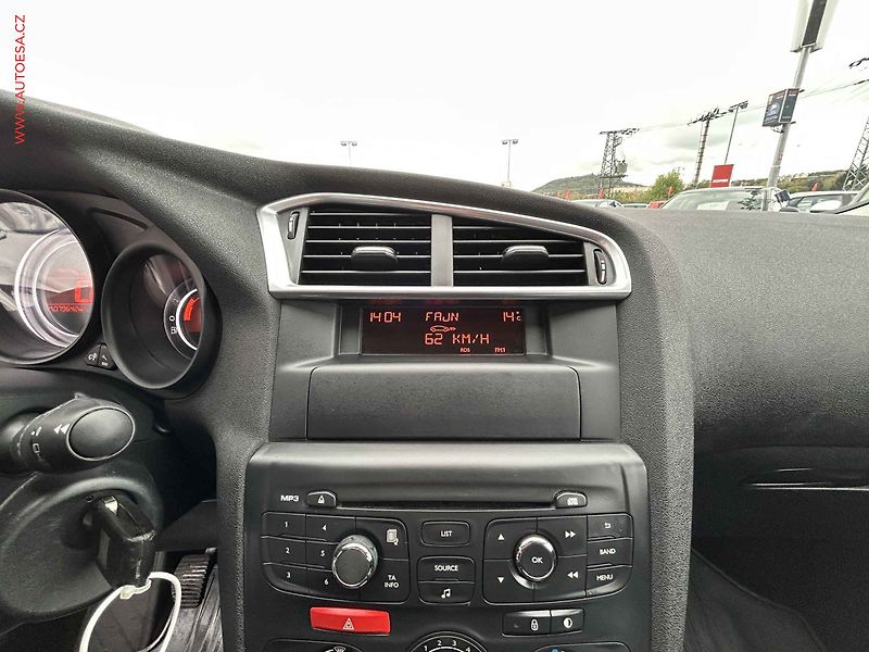 Citroën C4 (2013) 1.4i 16V - fotka 15 z 15