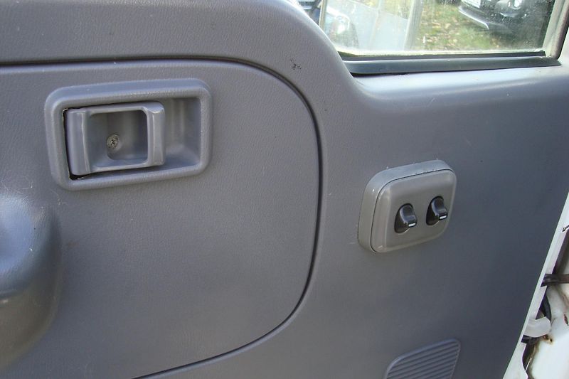 Nissan Cabstar (2003) 3.0TDi,88Kw,6-míst,STK+ME 9/28 - fotka 31 z 53