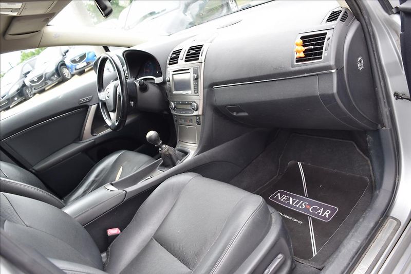 Toyota Avensis 2,2 D-CAT 130KW NOVÉ V CZ - fotka 20 z 43