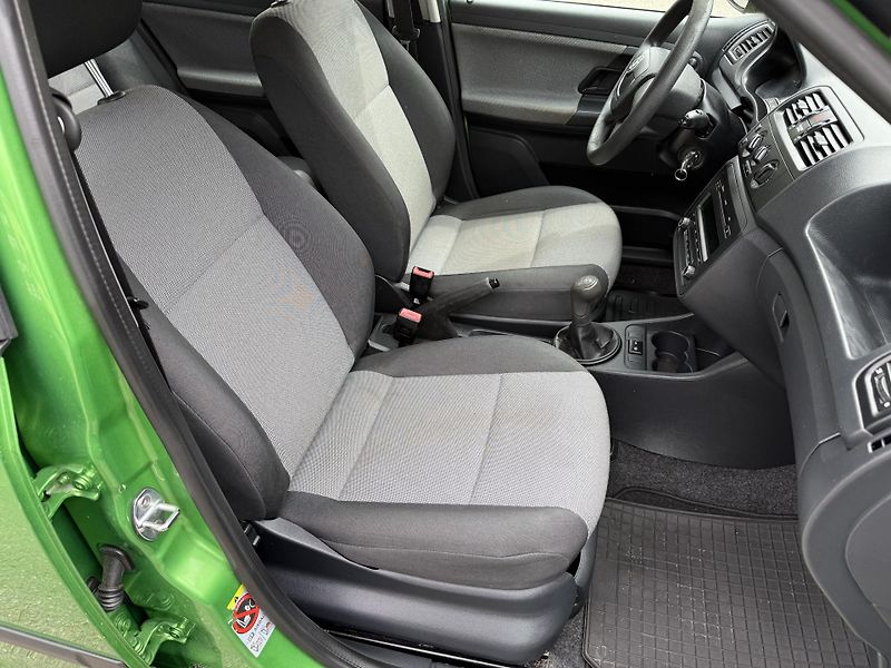 Škoda Fabia 1,2i 51kW TAŽNÉ - fotka 12 z 19