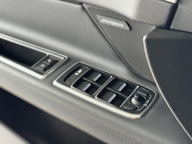 Jaguar XF 20d Prestige*Kamera*Meridian - fotka 30 z 35