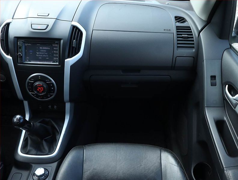 Isuzu D-Max (2017) 1.9 D, 4X4, Kůže, Navi - fotka 8 z 24