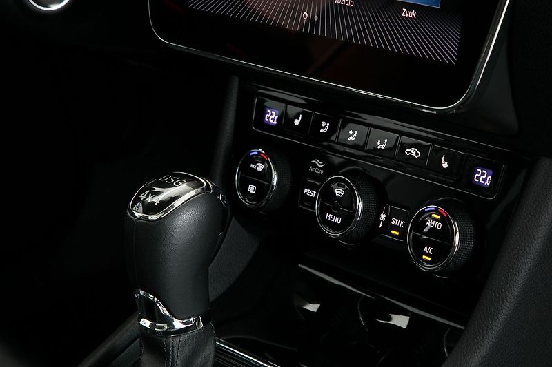 Škoda Superb 2.0TDI 147kW 4x4 DSG L&K Tažné - fotka 28 z 44