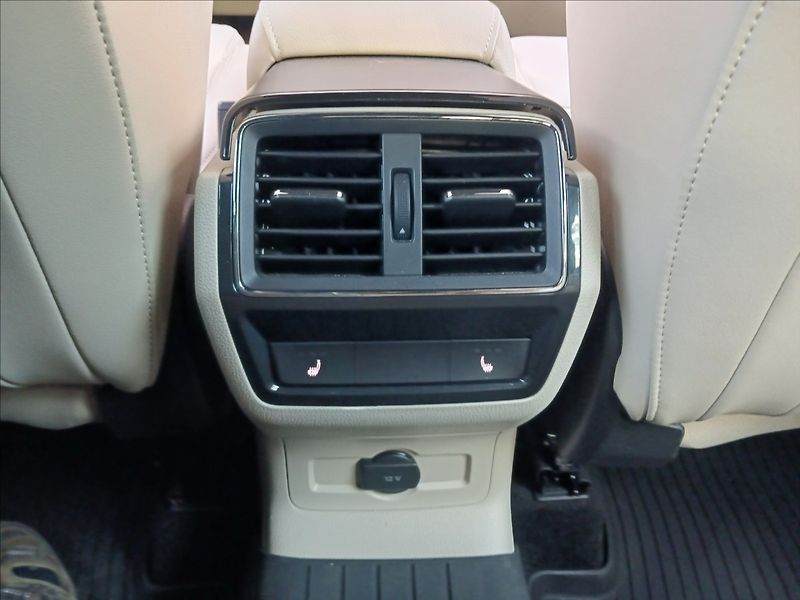 Škoda Karoq 1,5 TSI DSG STYLE - fotka 19 z 32
