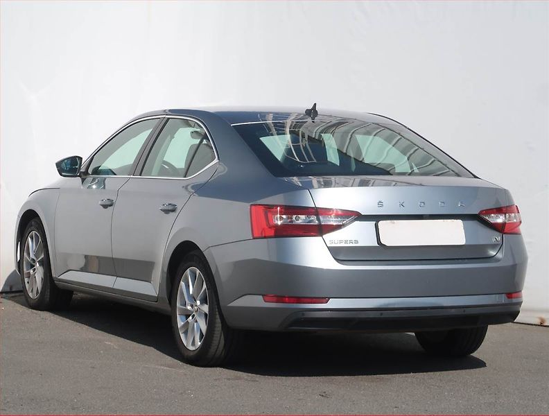 Škoda Superb (2020) Ambition Plus iV 1.4 TSI PHEV - fotka 4 z 22