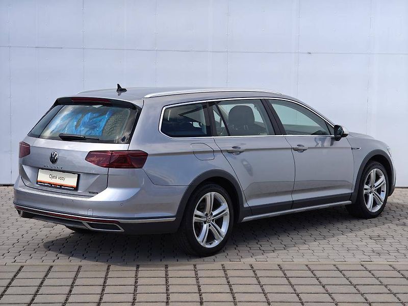 Volkswagen Passat Alltrack 7DSG 4Motion 2,0TDi - fotka 2 z 23