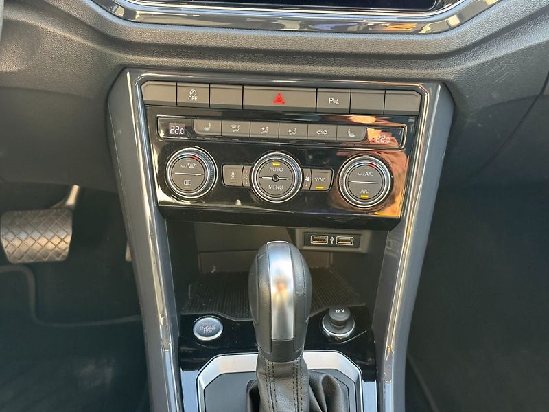Volkswagen T-Roc (2019) SPORT 1.5 TSI DSG - fotka 22 z 40