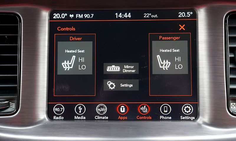 Dodge Charger 5.7 V8 Hemi R/T, kůže/AT/375 P - fotka 41 z 44