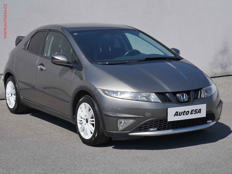 Honda Civic (2006) 1.8i-VTEC, ČR, Klima - fotografie inzerátu