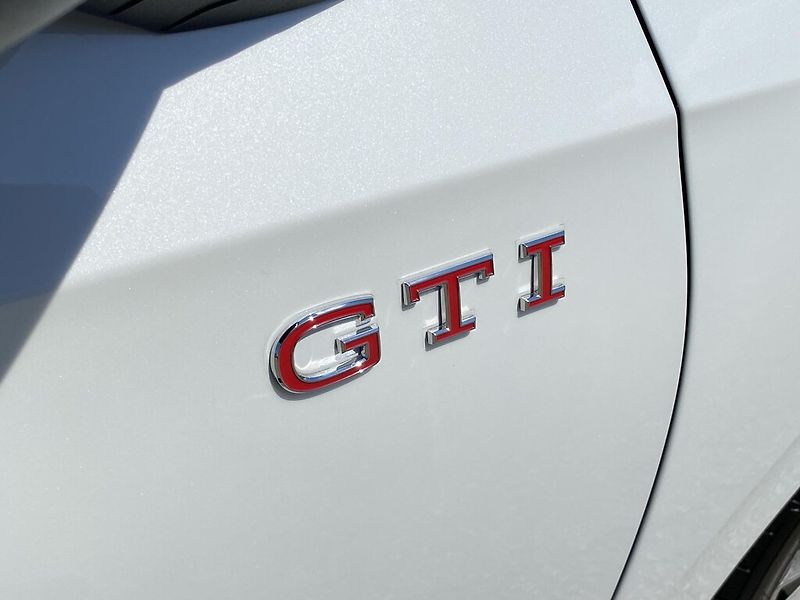 Volkswagen Golf 2,0 TSI 224 kW DSG Clubsport - fotka 26 z 29