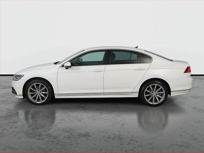 Volkswagen Passat (2018) R-Line 2.0 TDI, Automat - fotka 3 z 25