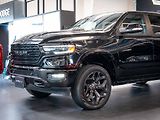 Dodge RAM (2022) 5.7 Limited Night Edition 22 - náhled 11