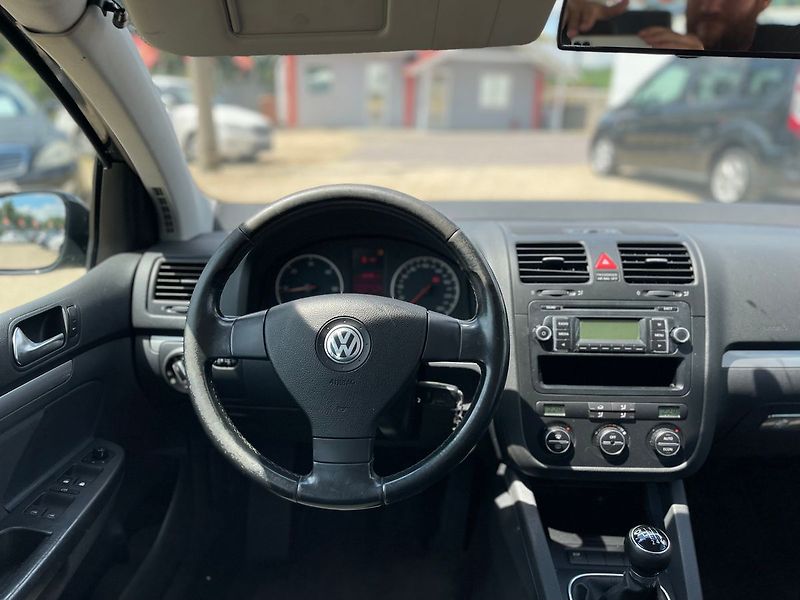Volkswagen Golf 2.0TDI 103kW*Nova STK* - fotka 25 z 25