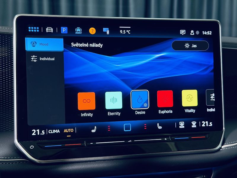 Volkswagen Passat (2025) 1.5Tsi*TAŽ*MASAŽE*360°KAMERY* - fotka 25 z 37
