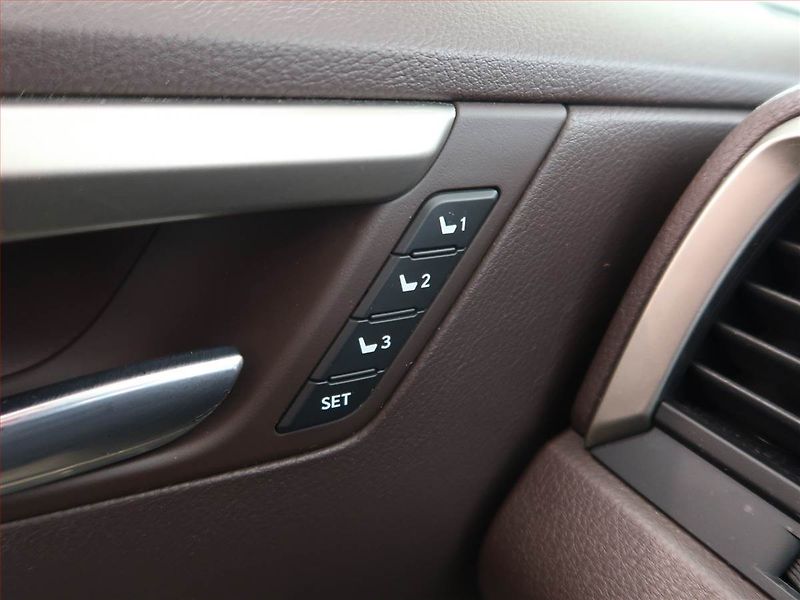 Lexus RX 400h (2017) 450 h - fotka 17 z 27