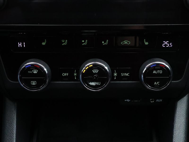 Škoda Octavia 2,0 TDI 110kW DSG CZ Style DPH - fotka 27 z 35