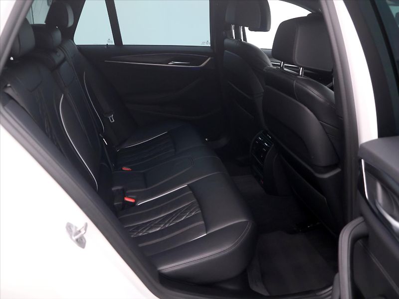 BMW Řada 5 3.0 540d 250kW xDrive CZ DPH - fotka 14 z 44