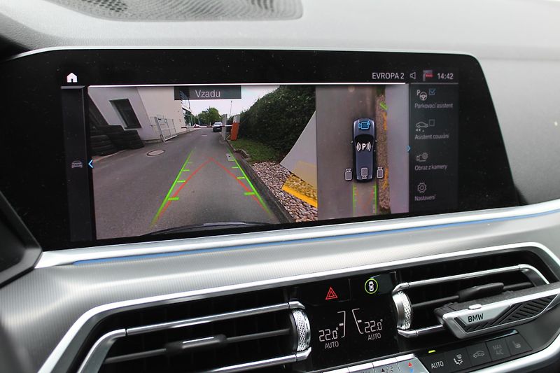 BMW X5 xDrive45e, 290kW - fotka 18 z 26