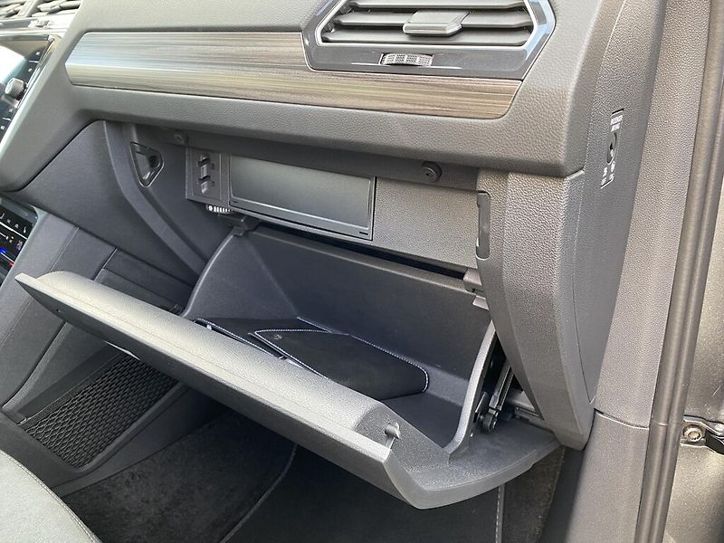 Volkswagen Tiguan Allspace 2,0 TDI 110 kW Elegance DSG - fotka 26 z 29