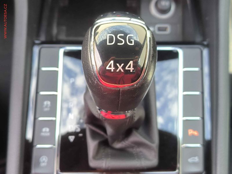 Škoda Superb (2018) 2.0 TSI 4x4, L&K, DSG, TZ - fotka 20 z 32