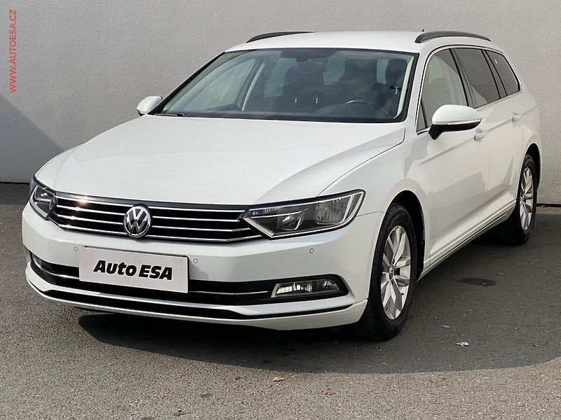Volkswagen Passat (2017) 2.0 TDi, Comfortline - fotka 3 z 17