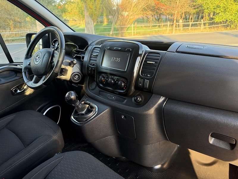 Opel Vivaro (2018) OPEL VIVARO 9 MÍST L2H1 M1  - fotka 18 z 20