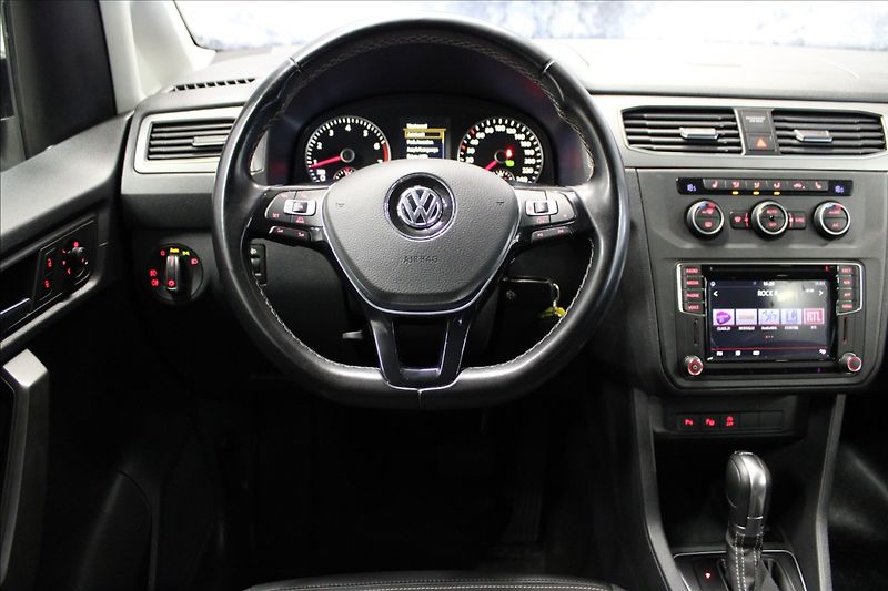 Volkswagen Caddy 1,4 TSI DSG Edition LED 1.maj. - fotka 26 z 34