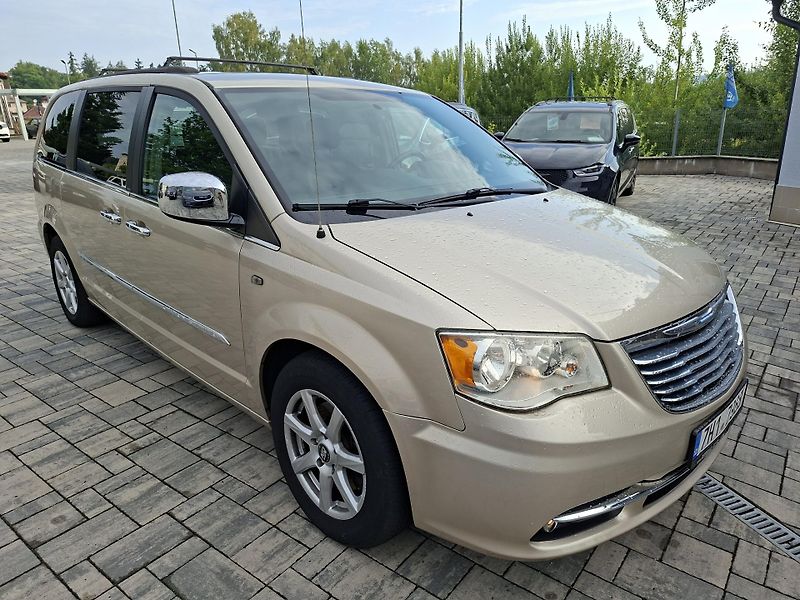 Chrysler Town & Country (2014) 3,6L 7míst, LPG, tažné, 2xkola - fotka 1 z 35