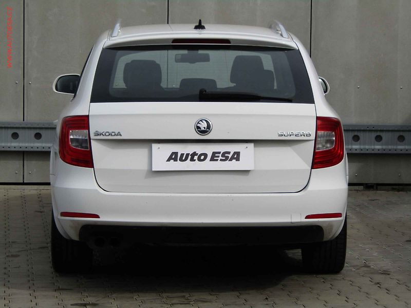 Škoda Superb (2014) 2.0 TDi 4x4, ČR, Elegance - fotka 5 z 21