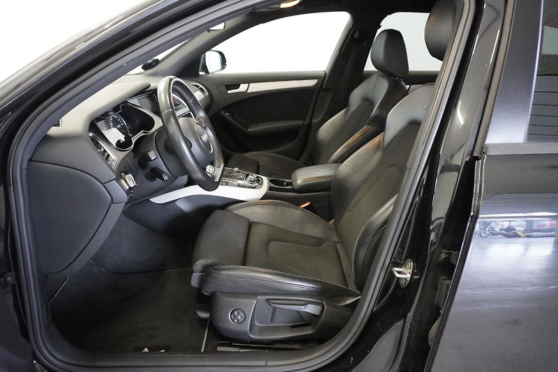 Audi A4 (2013) 2.0 TFSI 165kW QUATTRO STRONIC - fotka 13 z 34