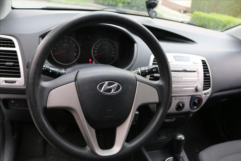 Hyundai i20 1,3 ČR, Klima, 87000KM - fotka 10 z 27