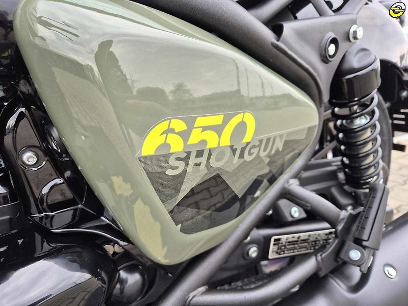 Royal Enfield Shotgun 650 (2026) - fotka 14 z 23