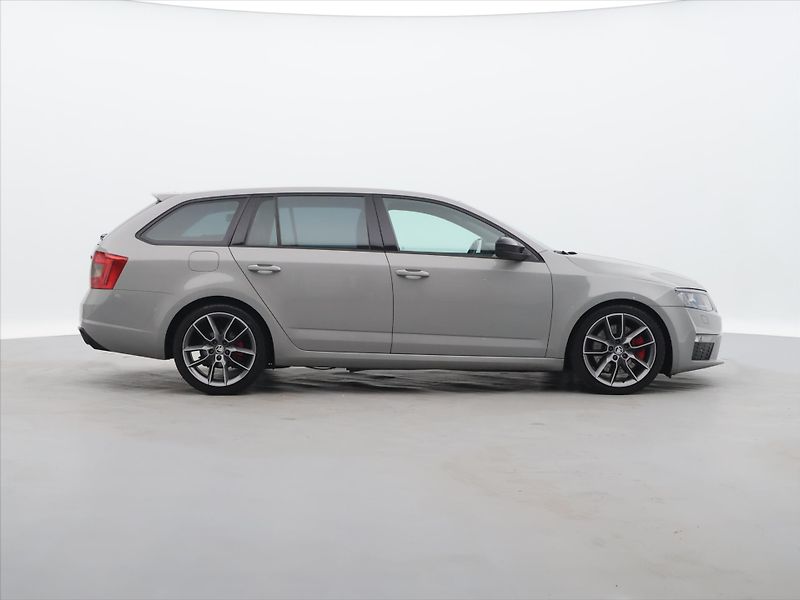 Škoda Octavia 2,0 TDI 135kW DSG RS CZ Maxton - fotka 8 z 26
