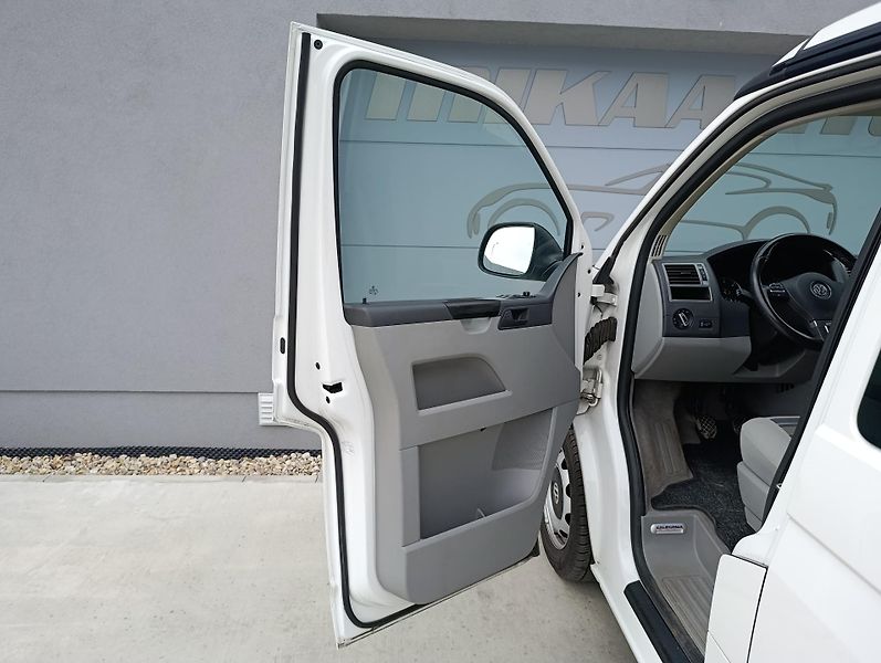 Volkswagen T5 California BEACH 2.0TDI 103kW  - fotka 31 z 33
