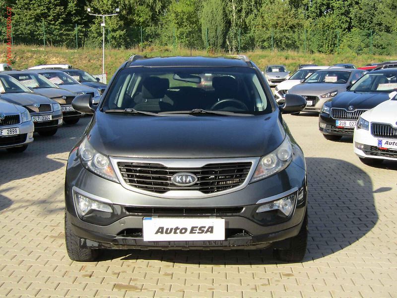 Kia Sportage (2011) 1.7CRDi, ČR, AC, park.asist - fotka 2 z 12