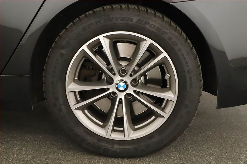BMW Řada 5 (2020) M Sport 530d xDrive - fotka 17 z 17