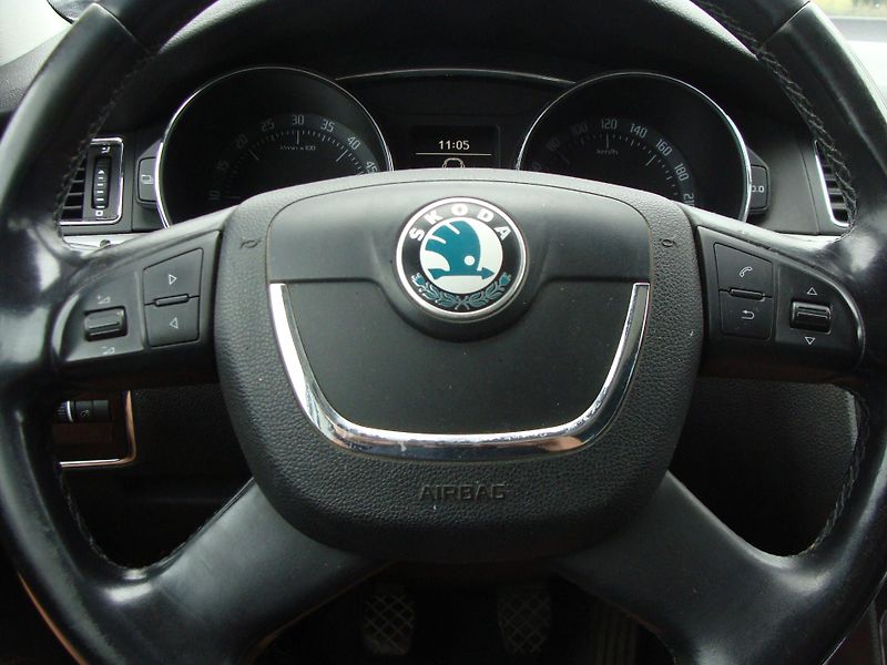 Škoda Superb 2.0 TDi, 125 kW, 4X4, klima - fotka 16 z 30